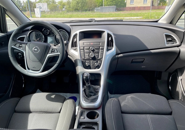 Opel Astra cena 15500 przebieg: 290000, rok produkcji 2010 z Łomianki małe 121